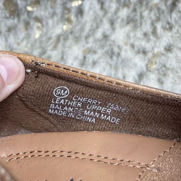 5 for $25🔥Michel M. Leather Cherry Loafer Heels Size 9 - Picture 8 of 10